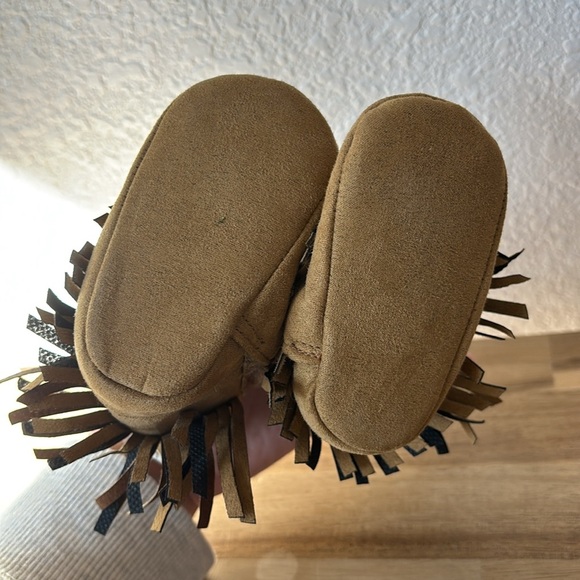 Bootie Bundle 3-6 Months Cowgirl Boots and Ugg Like Slip Ons - Picture 4 of 9